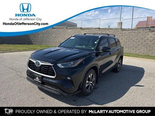 Midnight Black Metallic 2023 Toyota Highlander Hybrid XLE