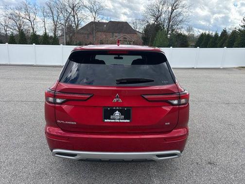 Red Diamond 2023 Mitsubishi Outlander SE 2.5 S-AWC
