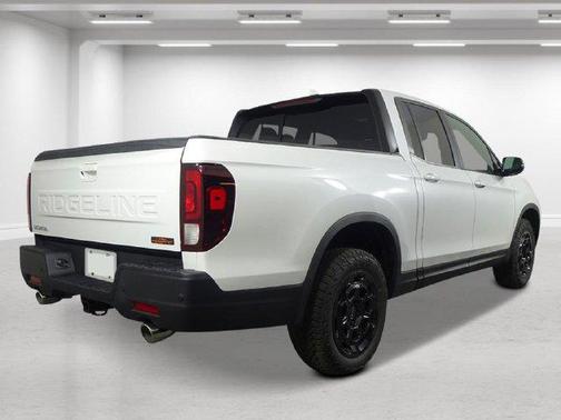 Platinum White Pearl 2026 Honda Ridgeline TrailSport+