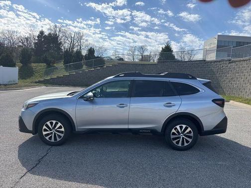 Ice Silver Metallic 2022 Subaru Outback Premium