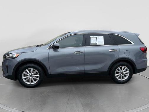 Everlasting Silver 2020 Kia Sorento LX