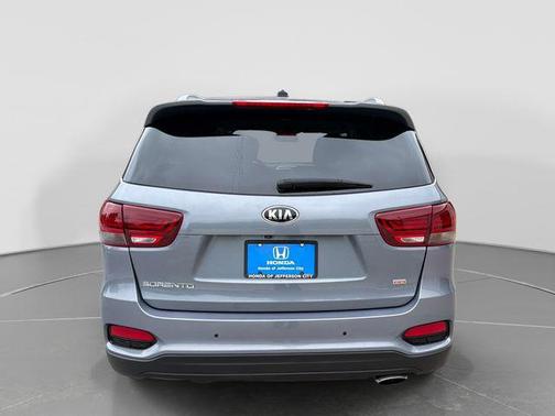 Everlasting Silver 2020 Kia Sorento LX