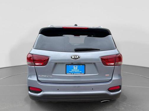 Everlasting Silver 2020 Kia Sorento LX