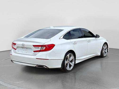 Platinum White 2018 Honda Accord Touring
