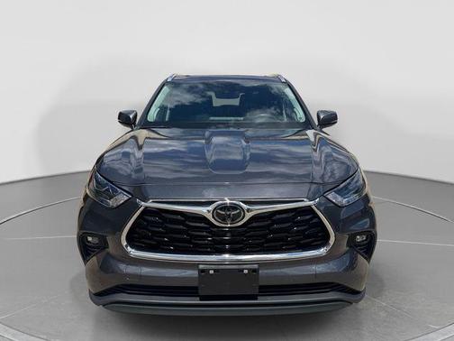 Magnetic Gray Metallic 2021 Toyota Highlander Limited