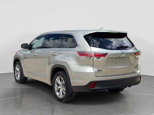 Creme Brulee Mica 2015 Toyota Highlander LE Plus