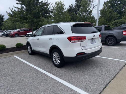 Snow White Pearl 2017 Kia Sorento LX