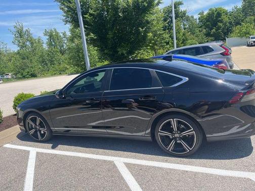 Crystal Black Pearl 2023 Honda Accord Hybrid Sport