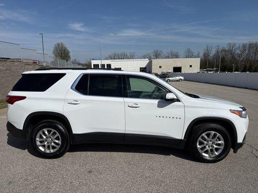 2020 Chevrolet Traverse LT Cloth