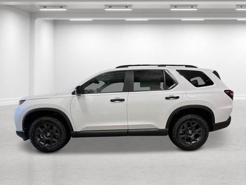 Platinum White Pearl 2026 Honda Pilot TrailSport