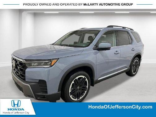 Crystal Black Pearl 2026 Honda Pilot Touring 8-Passenger