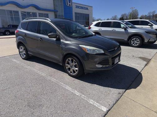 Ruby Red Metallic Tinted Clearcoat 2016 Ford Escape SE