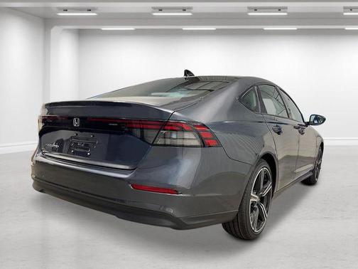 Meteorite Gray Metallic 2026 Honda Accord SE