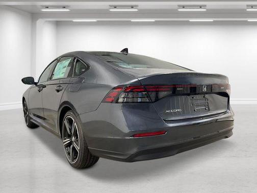 Meteorite Gray Metallic 2026 Honda Accord SE