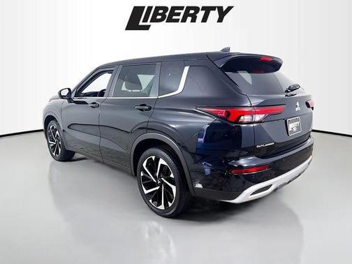 2022 Mitsubishi Outlander SE