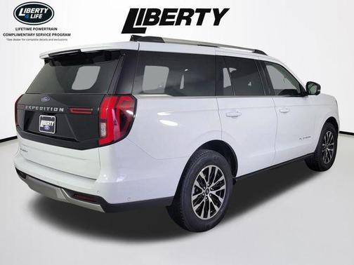 Oxford White 2025 Ford Expedition Platinum