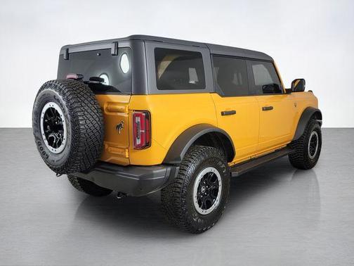 Cyber Orange Metallic Tricoat 2022 Ford Bronco Badlands