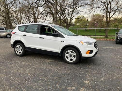Oxford White 2017 Ford Escape S