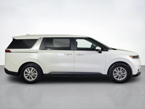 Snow White Pearl 2023 Kia Carnival LX Seat Package
