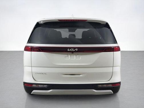 Snow White Pearl 2023 Kia Carnival LX Seat Package