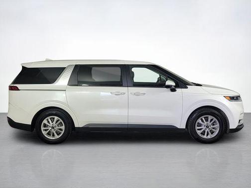 Snow White Pearl 2023 Kia Carnival LX Seat Package
