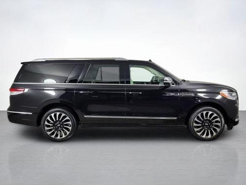 Infinite Black Metallic 2024 Lincoln Navigator L Black Label
