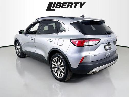 2022 Ford Escape Titanium Hybrid
