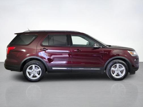Burgundy Velvet Metallic Tinted Clearcoat 2019 Ford Explorer XLT