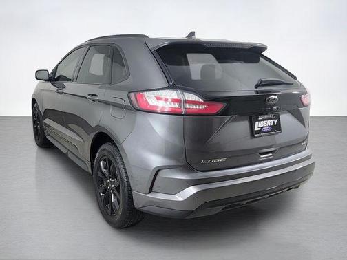 Carbonized Gray Metallic 2023 Ford Edge SE