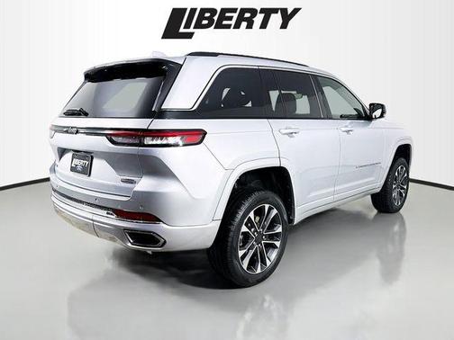 2022 Jeep Grand Cherokee Overland