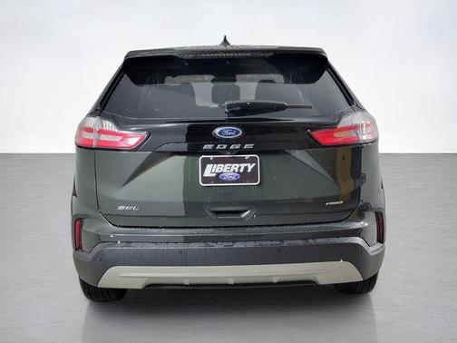 Forged Green Metallic 2022 Ford Edge SEL