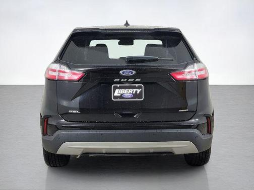 Agate Black Metallic 2024 Ford Edge SEL