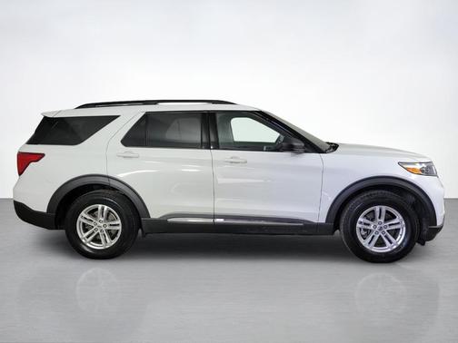 Oxford White 2020 Ford Explorer XLT