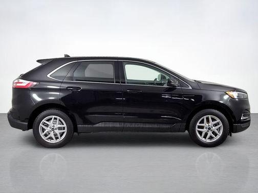 Agate Black Metallic 2024 Ford Edge SEL