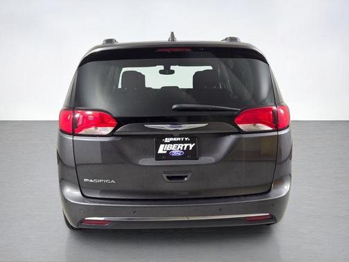 Granite Crystal Clearcoat Metallic 2019 Chrysler Pacifica Touring-L Plus