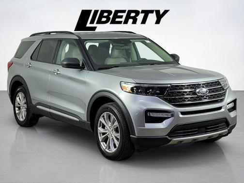 Iconic Silver Metallic 2023 Ford Explorer XLT