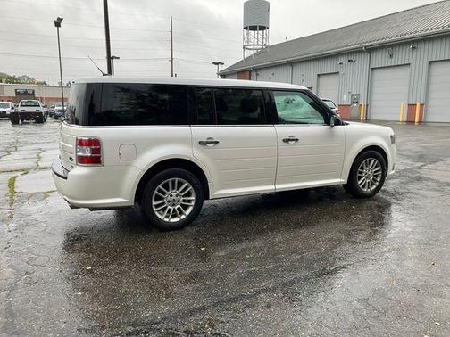 White Platinum Tri-Coat Metallic 2019 Ford Flex SEL