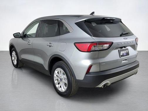 Iconic Silver Metallic 2022 Ford Escape SE