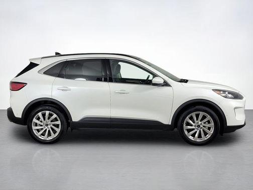 Star White 2022 Ford Escape Titanium