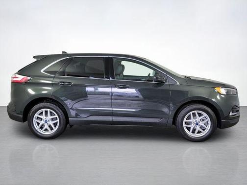 Forged Green Metallic 2022 Ford Edge SEL