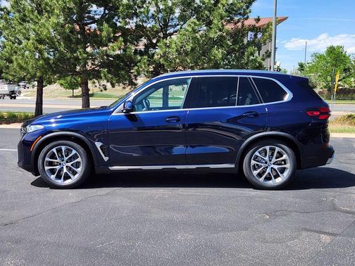 Tanzanite Blue II Metallic 2026 BMW X5 PHEV xDrive50e