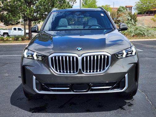 Manhattan Green Metallic 2026 BMW X5 xDrive40i