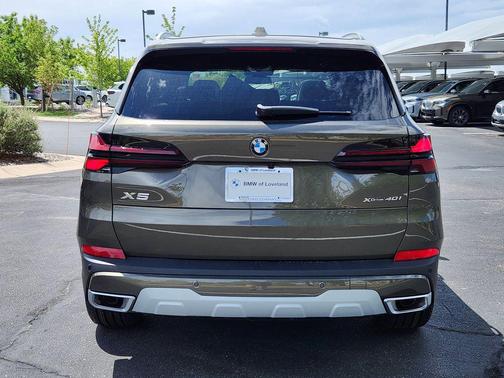 Manhattan Green Metallic 2026 BMW X5 xDrive40i