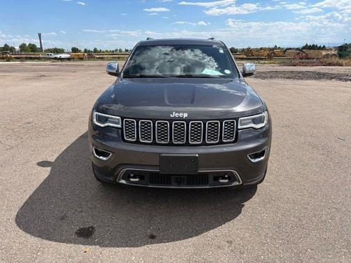 Granite Crystal Metallic Clearcoat 2017 Jeep Grand Cherokee Overland