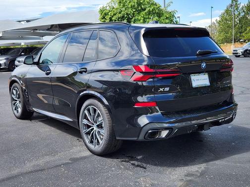 Black Sapphire Metallic 2026 BMW X5 PHEV xDrive50e