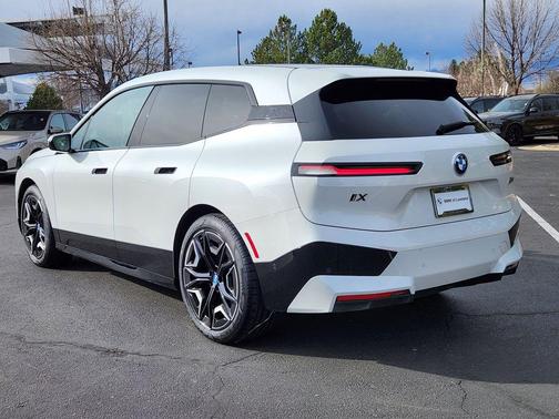 2025 BMW iX M60