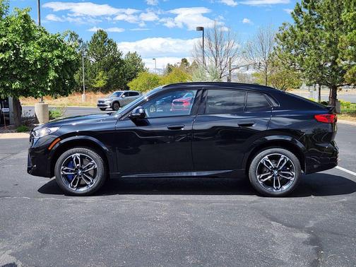 Black Sapphire Metallic 2026 BMW X2 xDrive28i