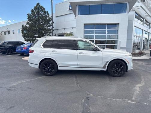 2024 BMW X7 xDrive40i