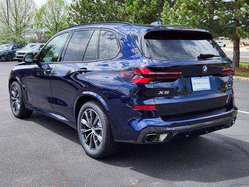 Tanzanite Blue II Metallic 2026 BMW X5 xDrive40i