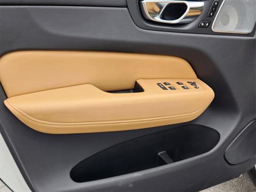 2021 Volvo XC60 T5 Inscription